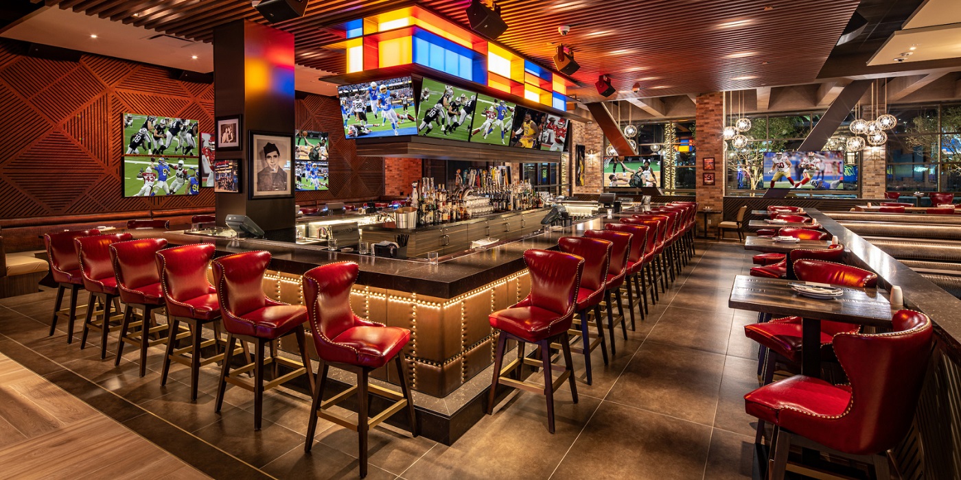 Chickie's & Pete's interior shot of the bar