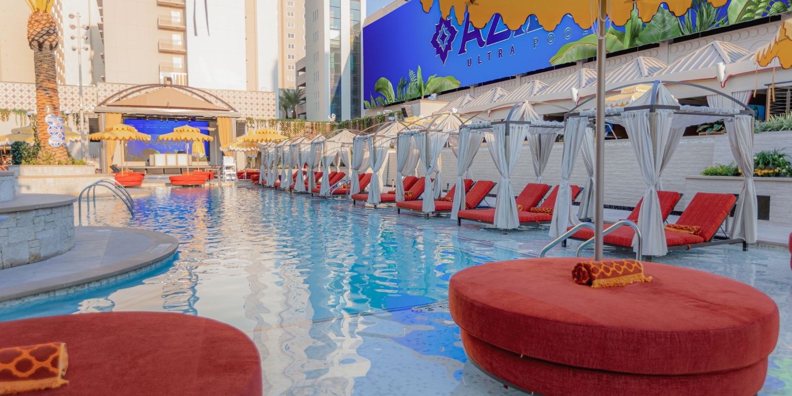 Las Vegas Pool Parties Complete Rundown Of Locations & Hotels